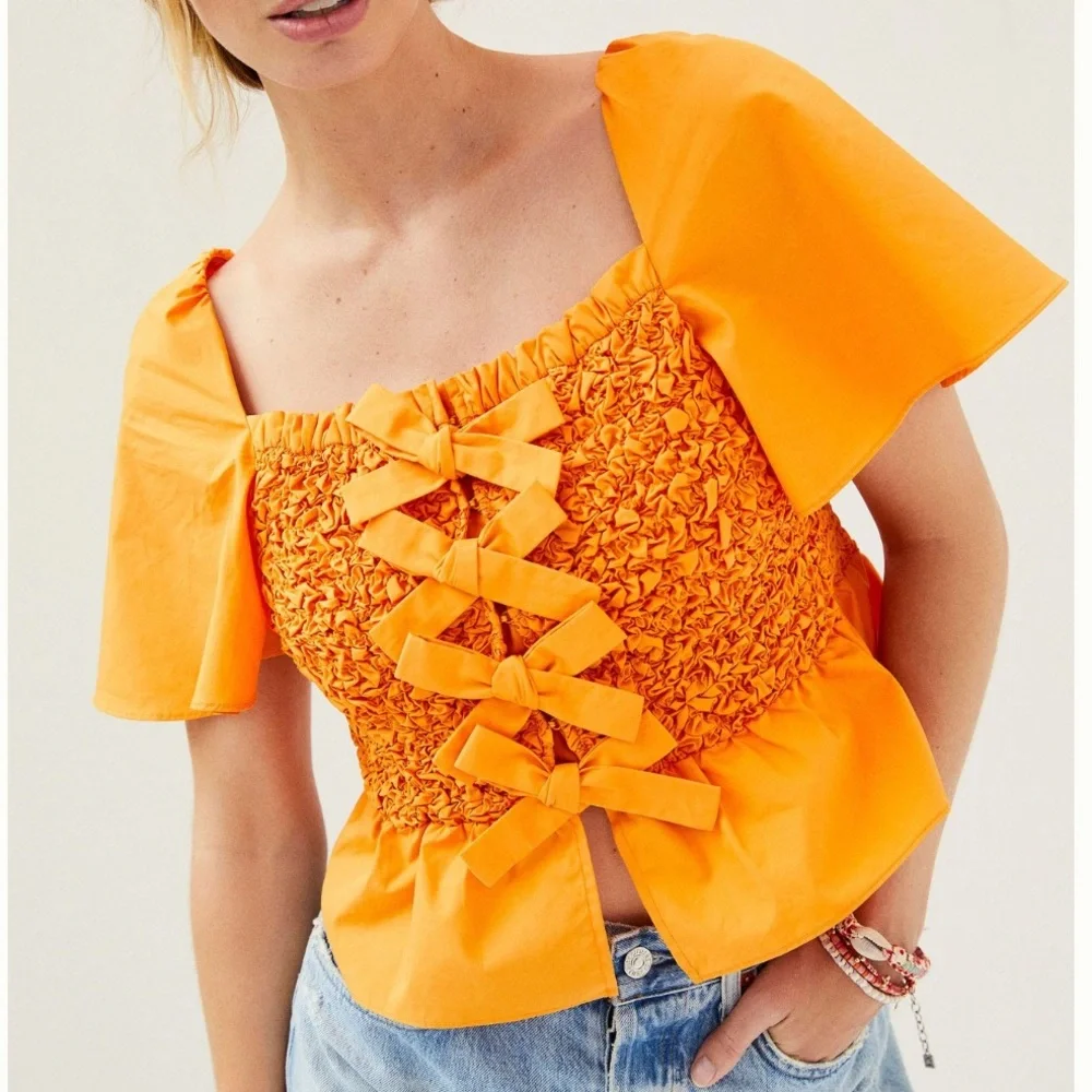 *Anthropologie Smocked Bow Tie Top Size Medium
